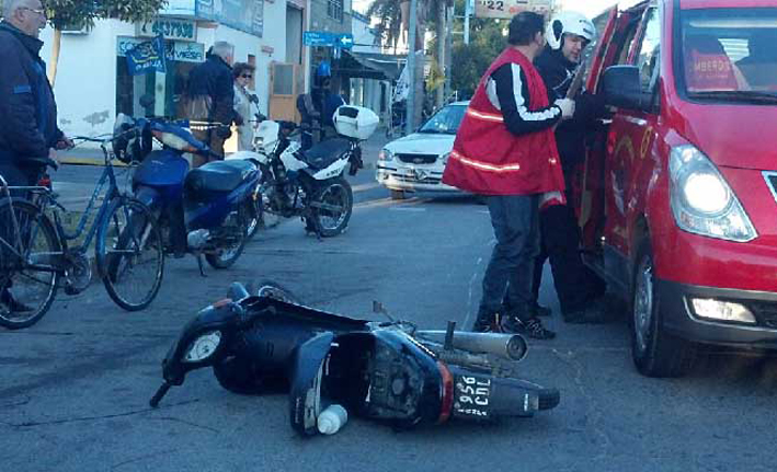 Motociclistas con doble fractura