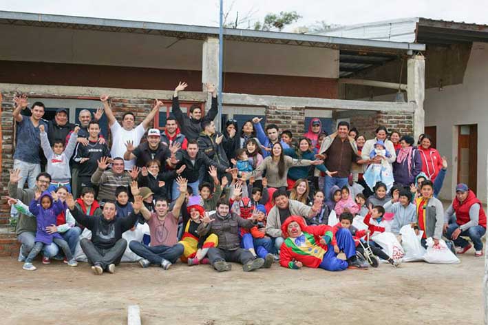 De la “salsera” a una escuelita de Santiago