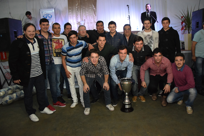 El fútbol local disfrutó su noche especial