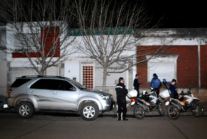 Efectivo respondió a un llamado “antipánico” y resultó lesionado