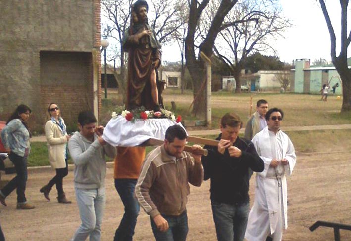 Pura veneración a San Roque