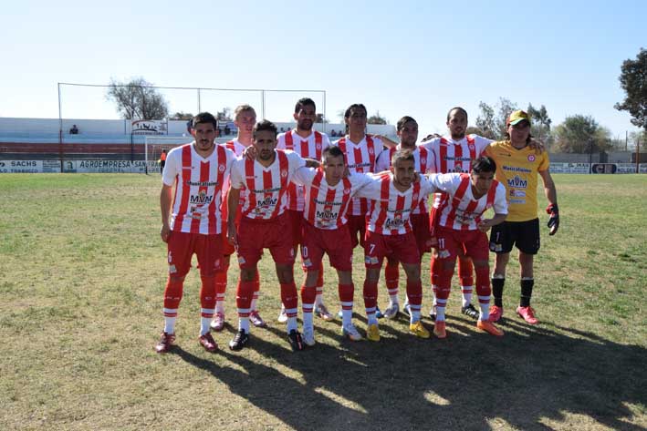 Alumni la vuelve a remar