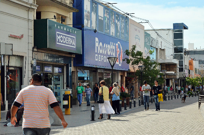 El lunes no habrá actividad comercial por el día del trabajador mercantil