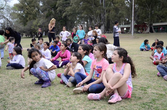 Familias, niños y jóvenes recibieron a la primavera en la costanera