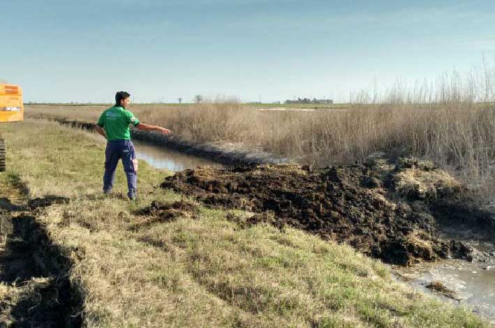 Policía Ambiental tapó un canal clandestino