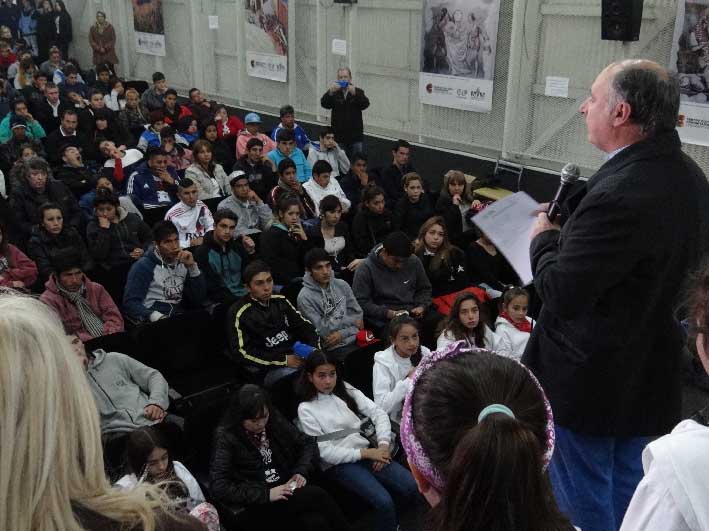 Más de 500 estudiantes  viajaron a Buenos Aires