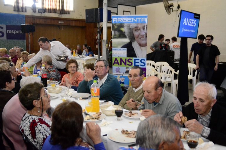 Más de mil jubilados participaron de encuentro organizado por la ANSES