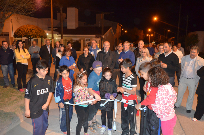 Inauguraron la obra de pavimento Inauguraron la obra de pavimento