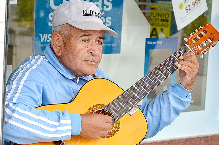 Palito da la nota en la Peatonal Palito da la nota en la Peatonal