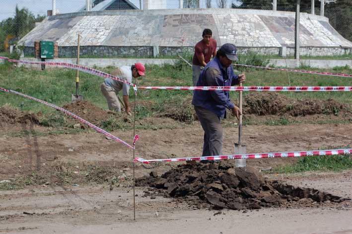 Preparativos para la obra de gas en una parroquia