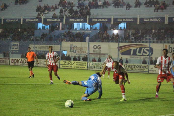 Jugó para ganar y no lo aprovechó