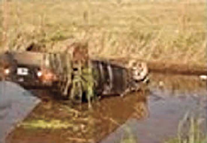 Choque en la autopista y vuelco cerca de Leones