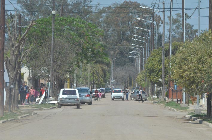 Recibió tres puñaladas y está internado en muy grave estado