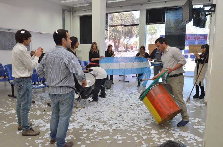 “Todos tienen la posibilidad de participar y expresarse libremente” “Todos tienen la posibilidad de participar y expresarse libremente”
