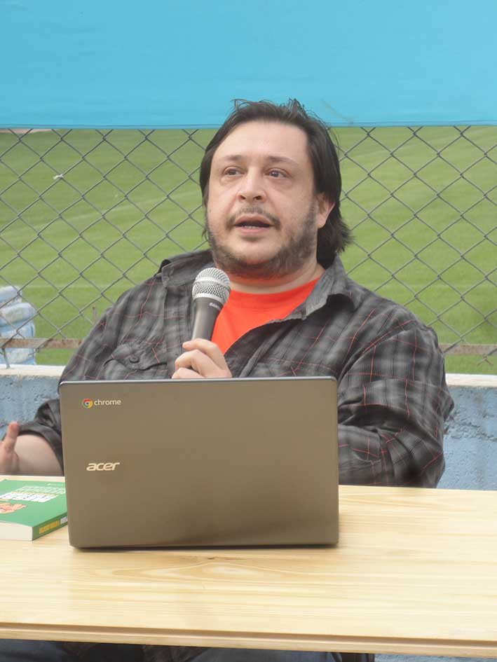 “Borges es Messi y Cortázar es Maradona” “Borges es Messi y Cortázar es Maradona”