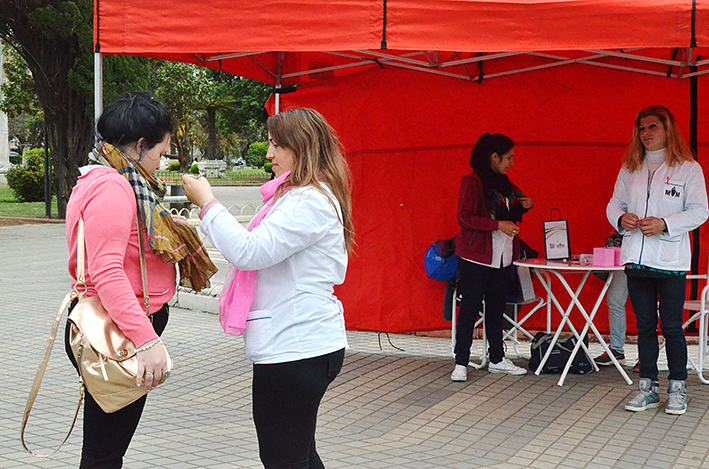 Realizaron campaña para promover y concientizar sobre mamografías