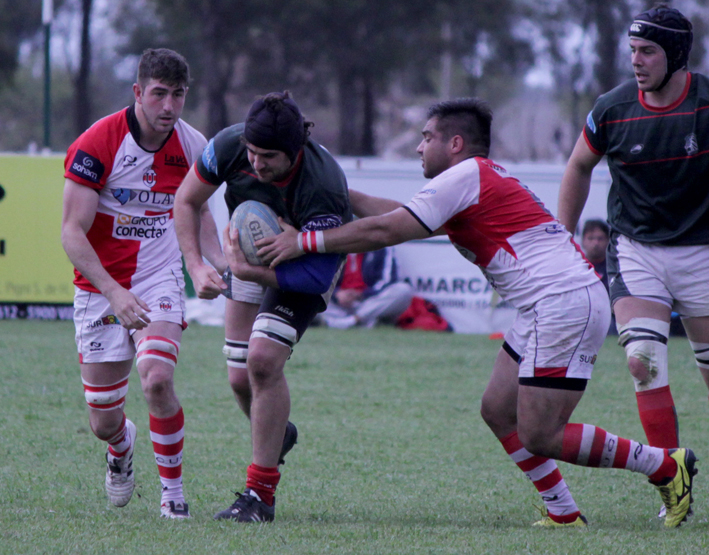 Jockey perdió con la frente en alto