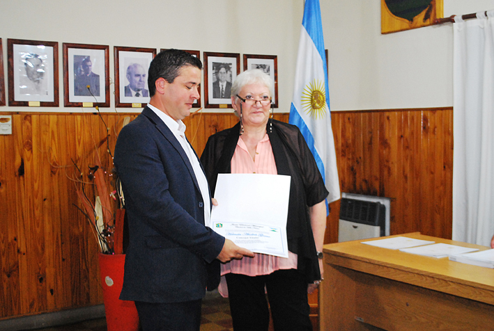 Con ediles y tribunos se proclamó al primer defensor del Pueblo