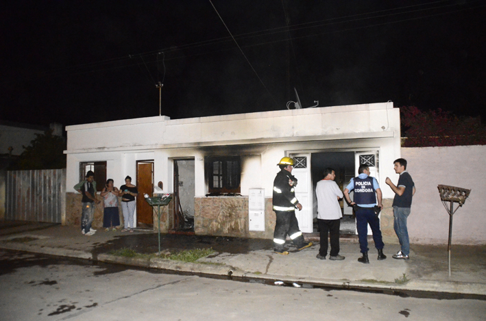 Anoche se incendió una casa en barrio San Justo