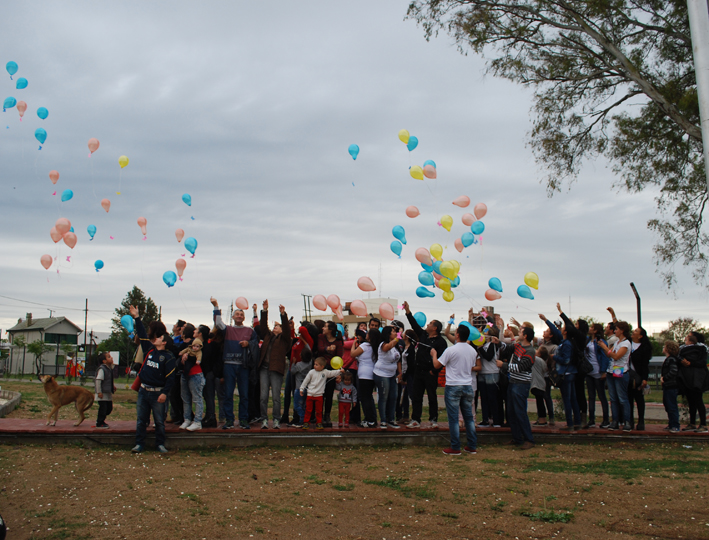 Suelta de globos con mensajes de amor