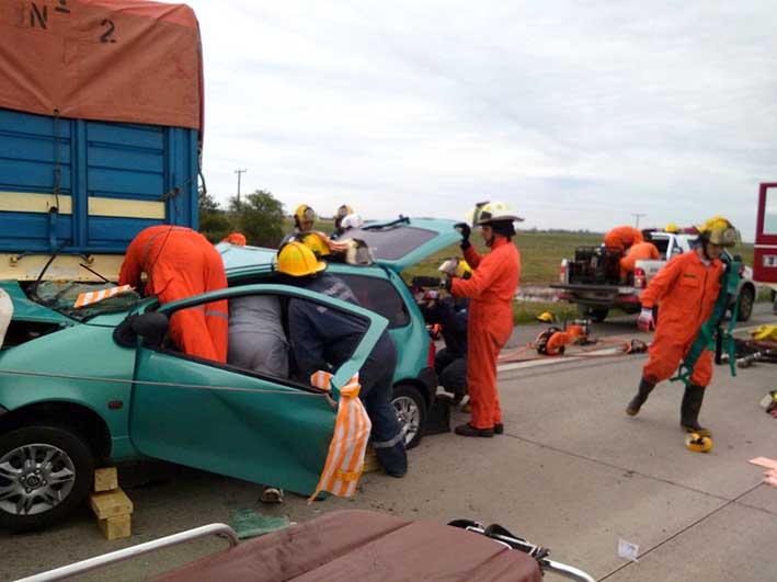 Cinco heridos en la autopista Cinco heridos en la autopista