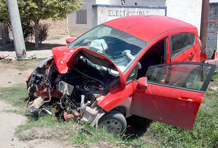 Murió un bellvillense al chocar en la autopista