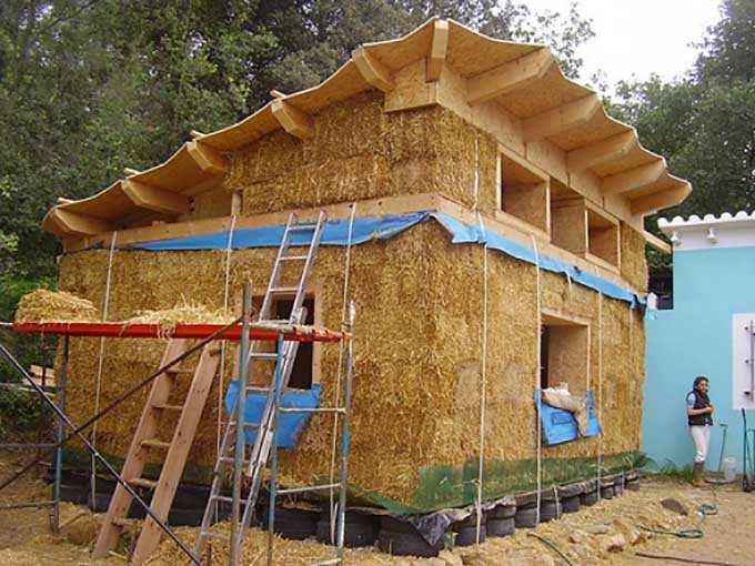 Construir con paja el sueño de la casa propia