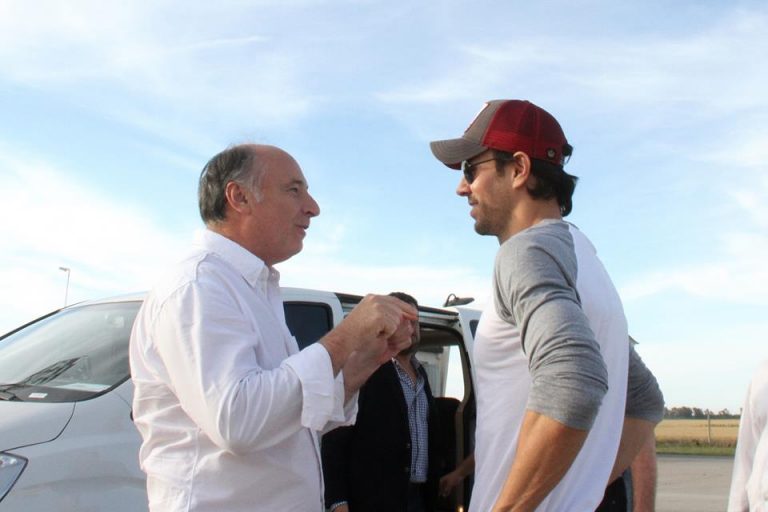 Accastello recibió a Enrique Iglesias