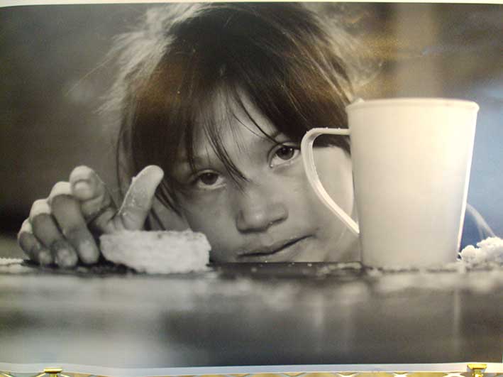 Muestra de fotos de contenido social, experimentales y costumbristas Muestra de fotos de contenido social, experimentales y costumbristas