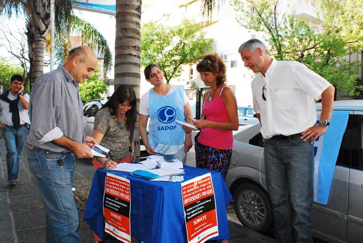 Por la equiparación de derechos de los docentes de universidades privadas Por la equiparación de derechos de los docentes de universidades privadas