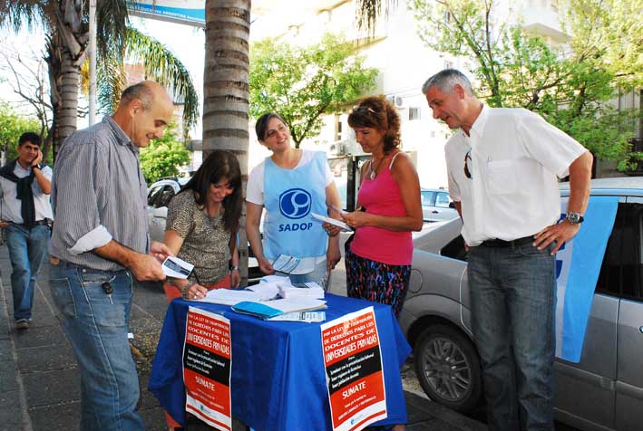 Por la equiparación de derechos de los docentes de universidades privadas