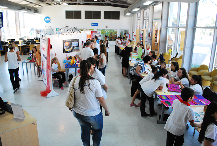 «Los chicos adoptan la actitud científica al corregir sus propias investigaciones» «Los chicos adoptan la actitud científica al corregir sus propias investigaciones»