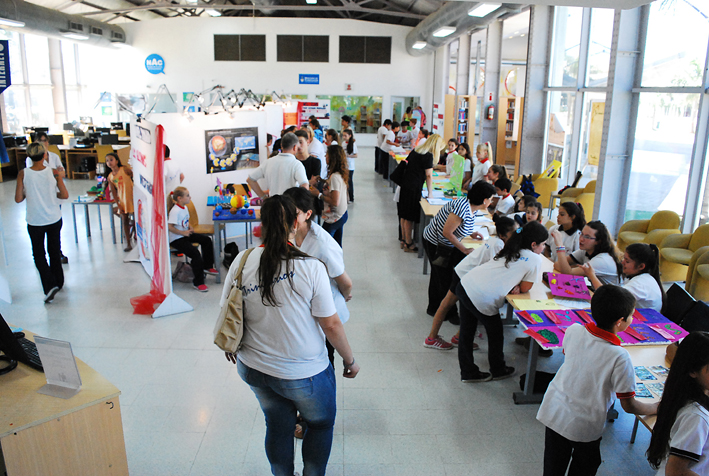 «Los chicos adoptan la actitud científica al corregir sus propias investigaciones»