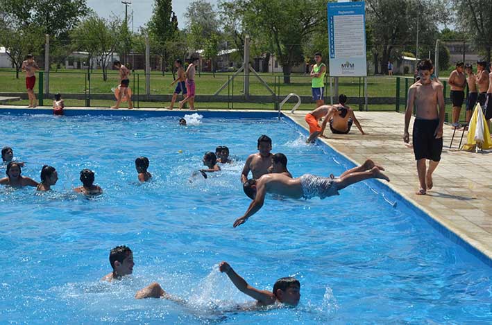 Desde el lunes habrá otra pileta comunitaria barrial en la ciudad