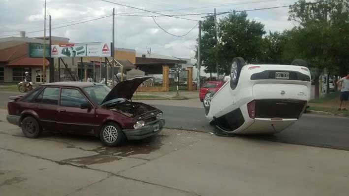 Espectaculares accidentes de tránsito con varios heridos Espectaculares accidentes de tránsito con varios heridos
