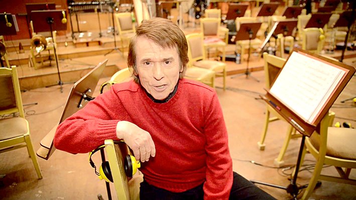 Raphael se muestra “saludable” y disfruta la gira con la orquesta