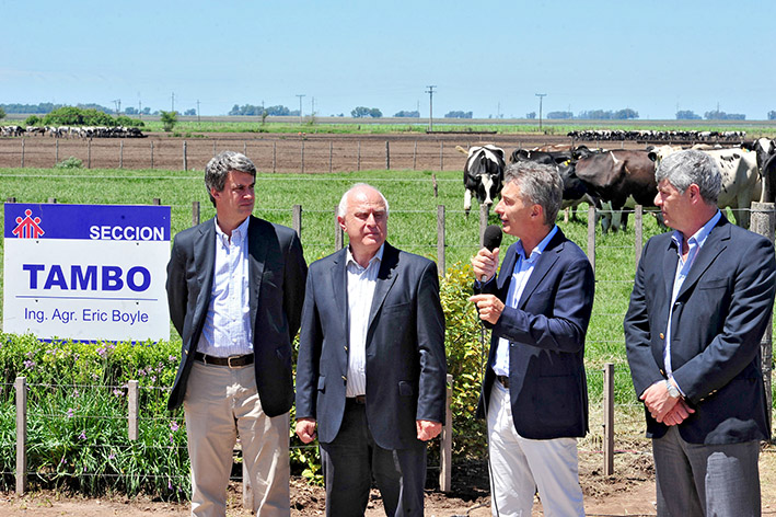 Mauricio Macri anunció medidas de apoyo para el sector lechero