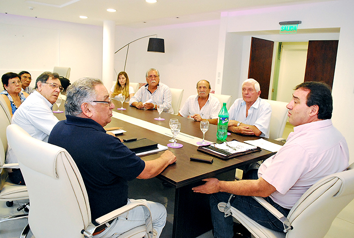 Los jubilados municipales le plantearon su crisis a Frossasco