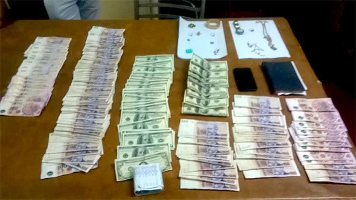 Secuestraron pesos, dólares y muchas alhajas en una vivienda