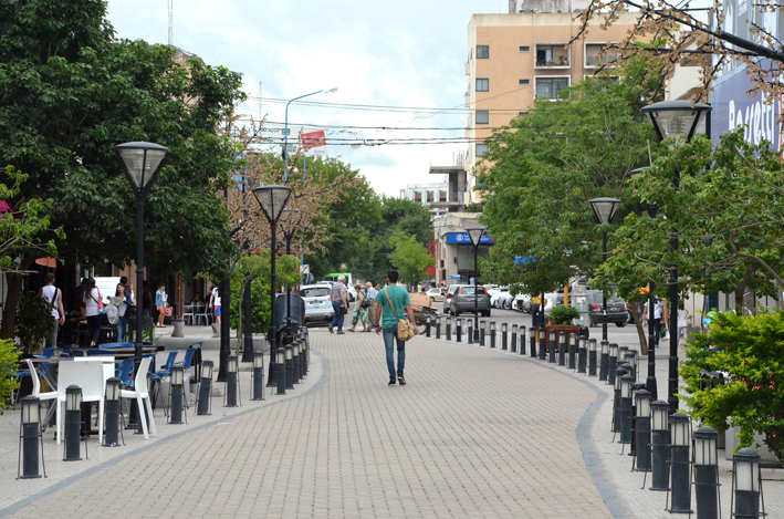 Qué opinan los comerciantes acerca de extender la Peatonal