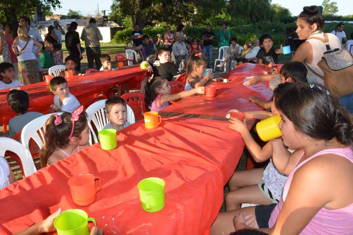 Abren taller recreativo didáctico para contener a los más chicos