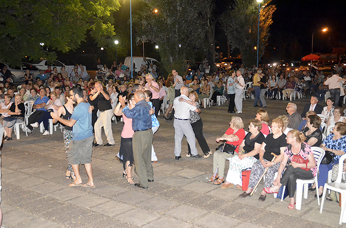 El cielo se abrió por respeto al tango