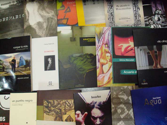 «A la poesía local sólo la compran los demás poetas» «A la poesía local sólo la compran los demás poetas»