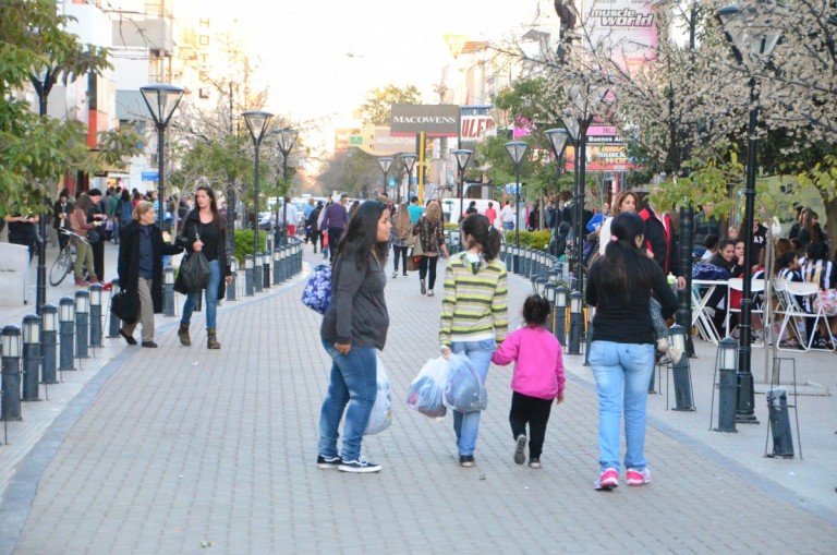 Acovim propone extender la Peatonal y pide baños públicos