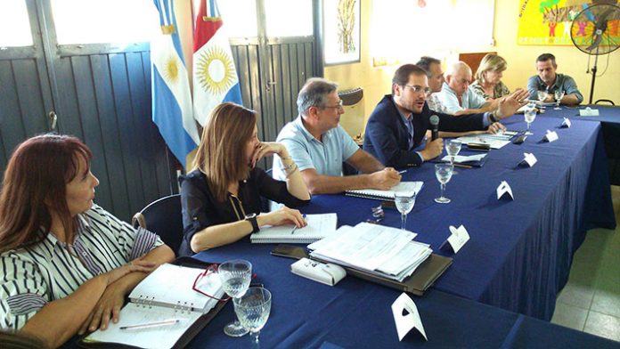p4 f1 gabinete