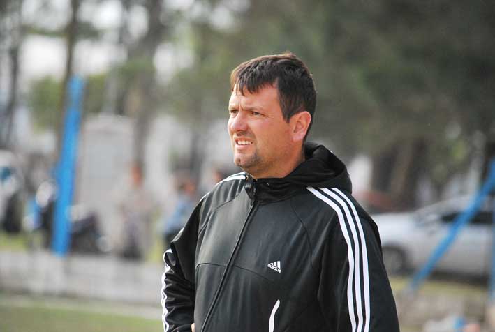 Alem presenta entrenadores