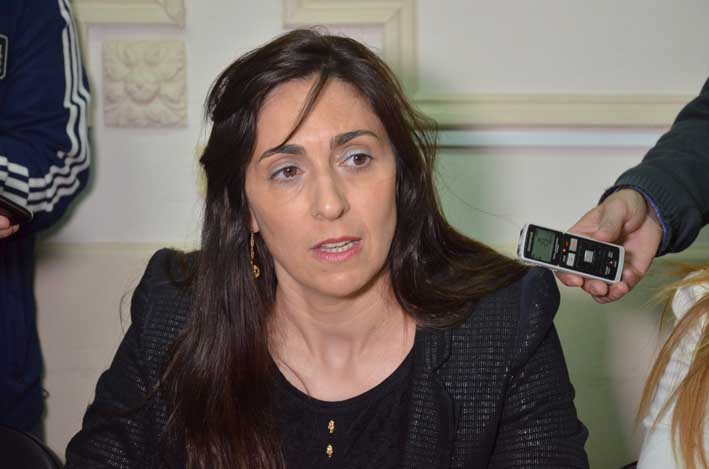 Ahora parece que existe una caja a nombre de Verónica Navarro Ahora parece que existe una caja a nombre de Verónica Navarro