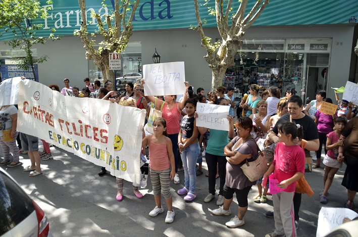 Organizaciones sociales reclamaron ayuda para los útiles escolares Organizaciones sociales reclamaron ayuda para los útiles escolares