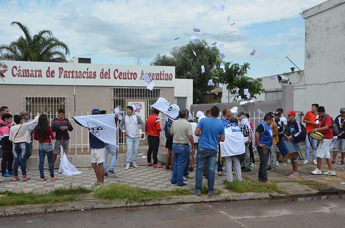 Reclaman a las farmacias una recomposición de salarios Reclaman a las farmacias una recomposición de salarios