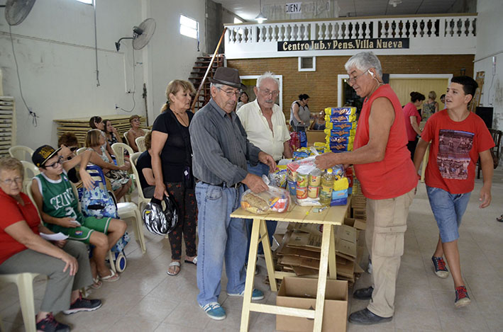 Se entregaron bolsones a más de 270 afiliados al PAMI